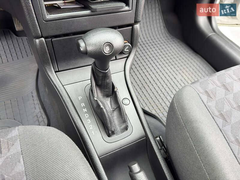 Хэтчбек Opel Astra 2004 в Киеве