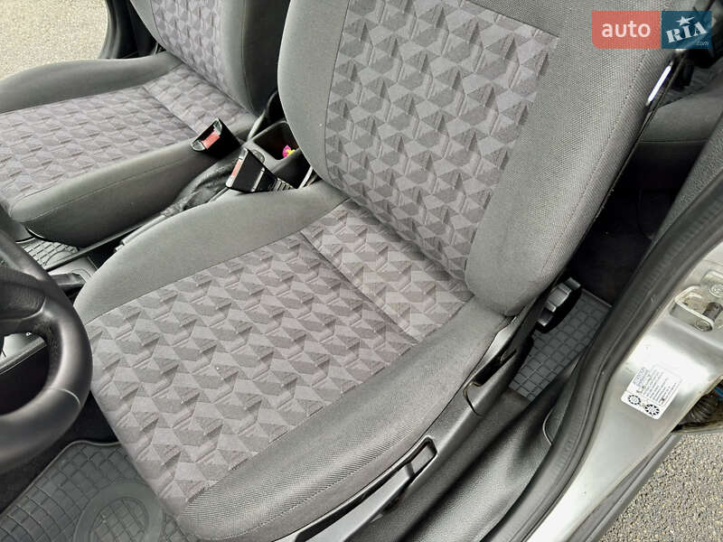 Хэтчбек Opel Astra 2004 в Киеве