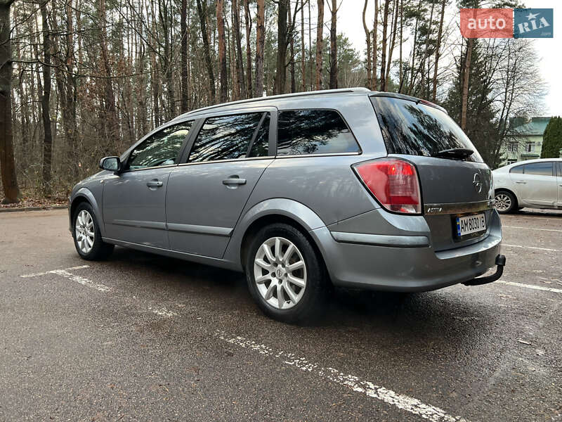 Универсал Opel Astra 2005 в Житомире