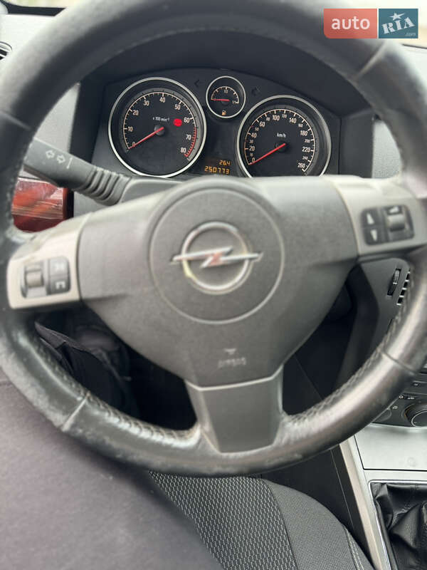 Універсал Opel Astra 2004 в Коростені