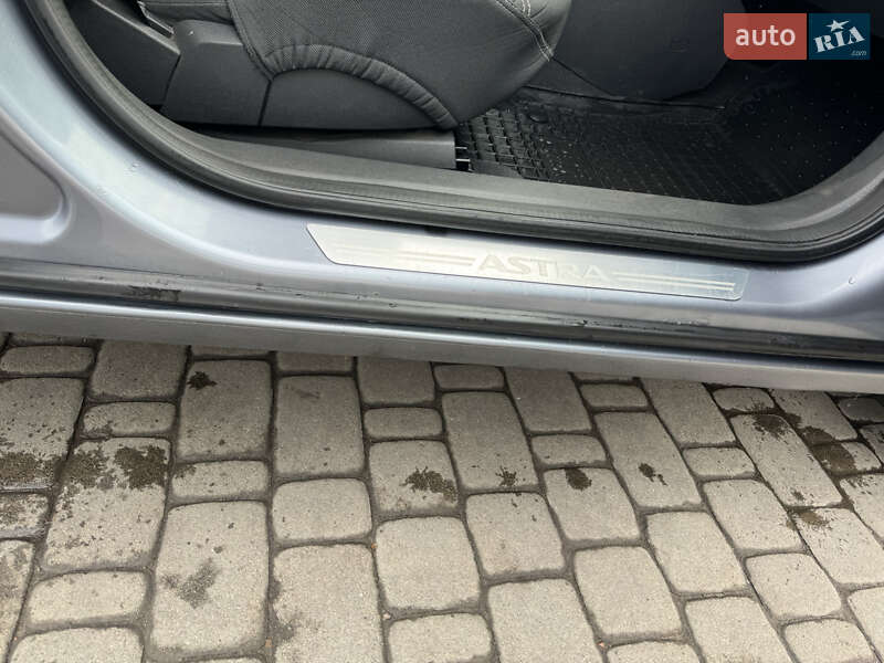 Універсал Opel Astra 2004 в Коростені