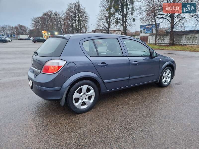 Хетчбек Opel Astra 2006 в Рівному
