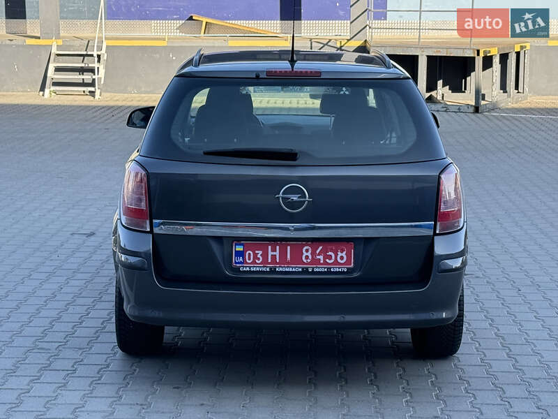 Универсал Opel Astra 2010 в Ровно