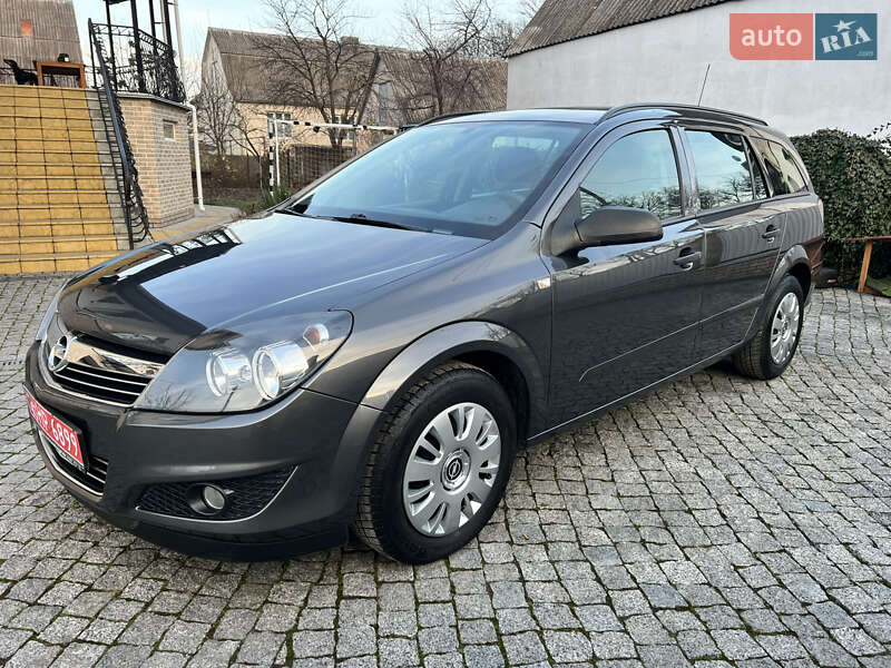 Універсал Opel Astra 2009 в Гнівані