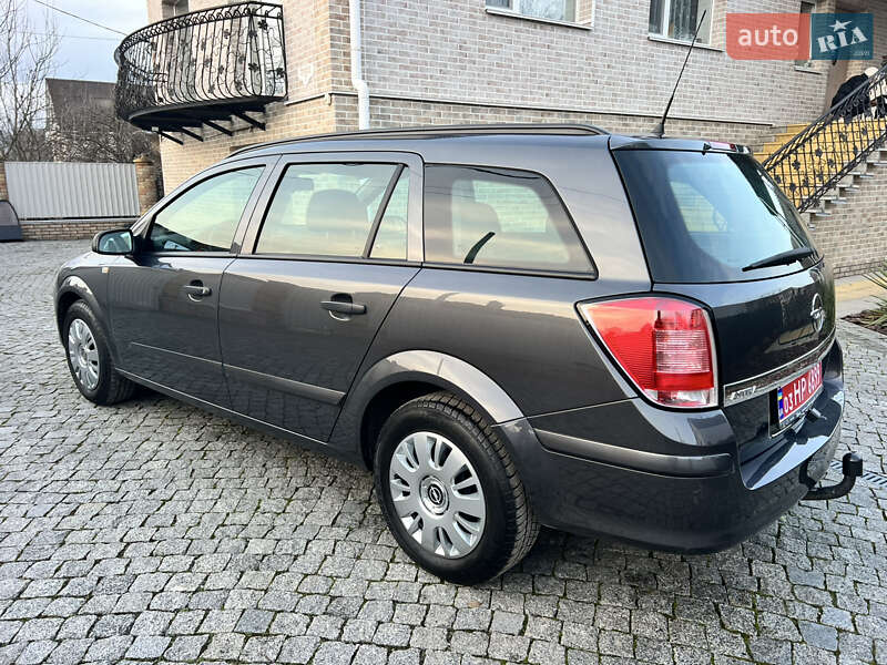 Універсал Opel Astra 2009 в Гнівані