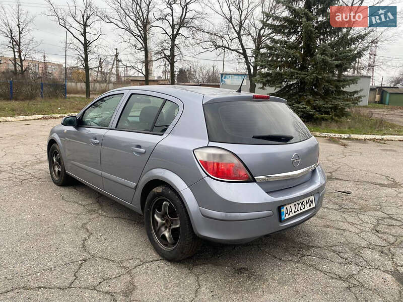 Хэтчбек Opel Astra 2006 в Кропивницком