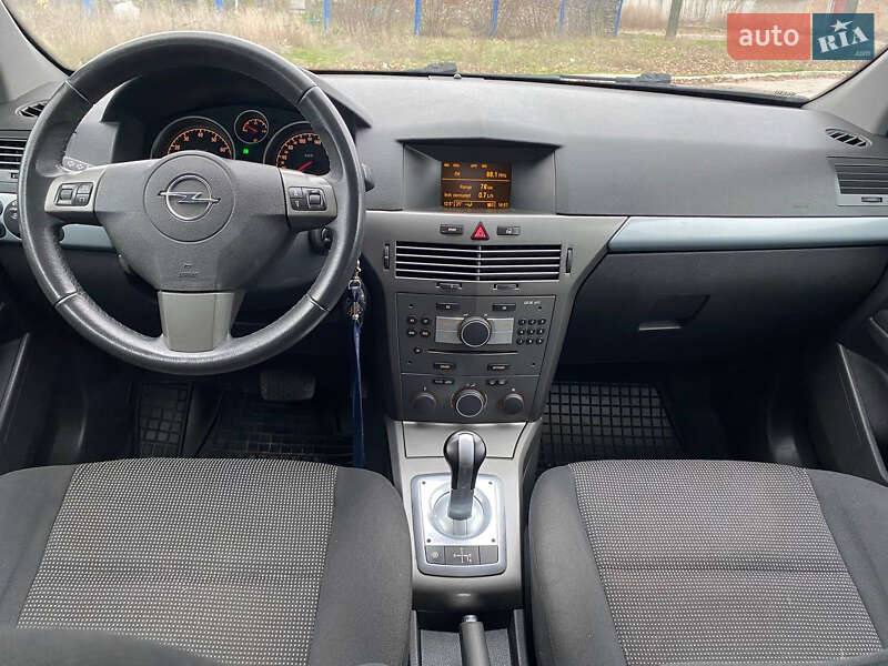 Хэтчбек Opel Astra 2006 в Кропивницком