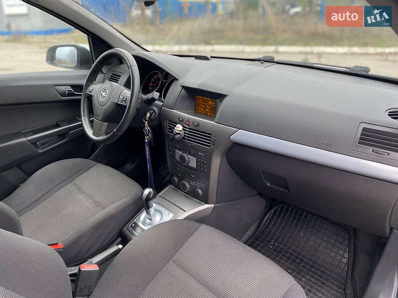 Хэтчбек Opel Astra 2006 в Кропивницком