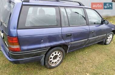 Универсал Opel Astra 1996 в Львове