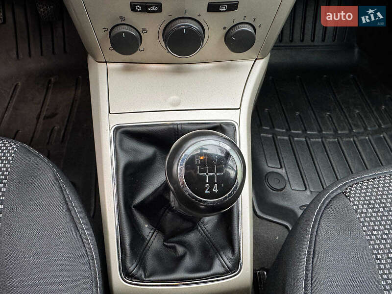 Універсал Opel Astra 2008 в Києві