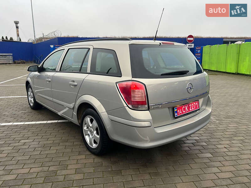 Універсал Opel Astra 2009 в Калуші