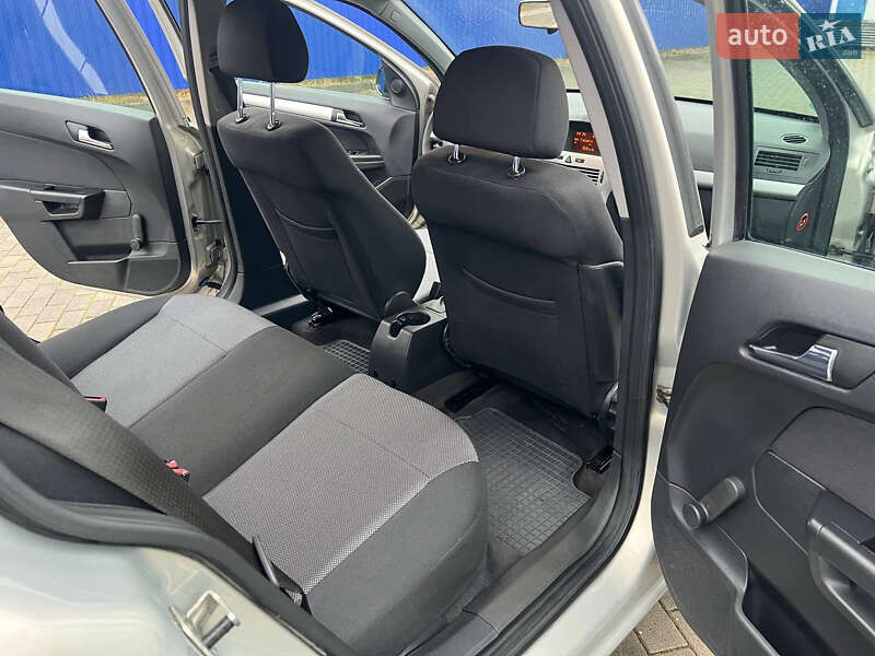 Універсал Opel Astra 2009 в Калуші