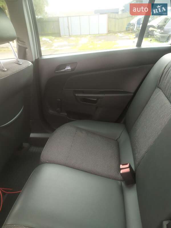 Універсал Opel Astra 2008 в Стрию