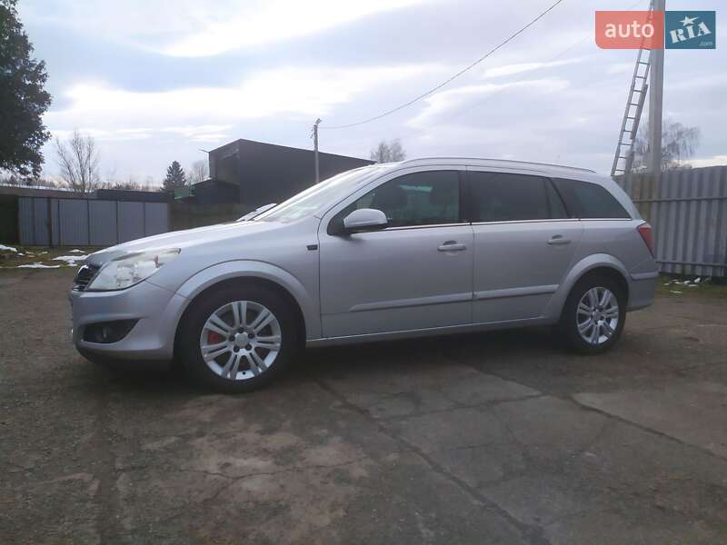 Універсал Opel Astra 2008 в Стрию