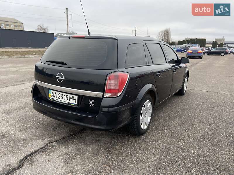 Универсал Opel Astra 2012 в Белой Церкви