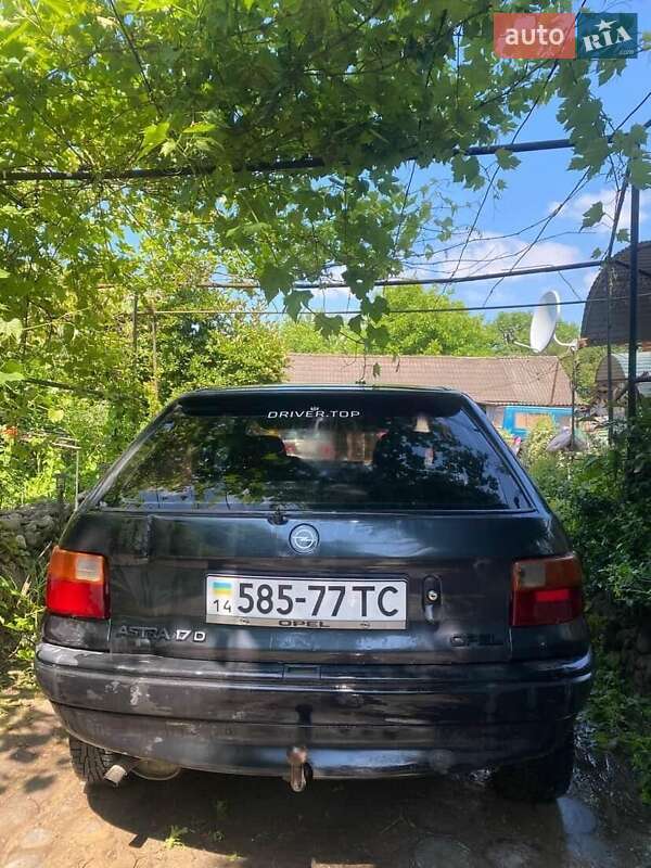 Хетчбек Opel Astra 1993 в Бурштині
