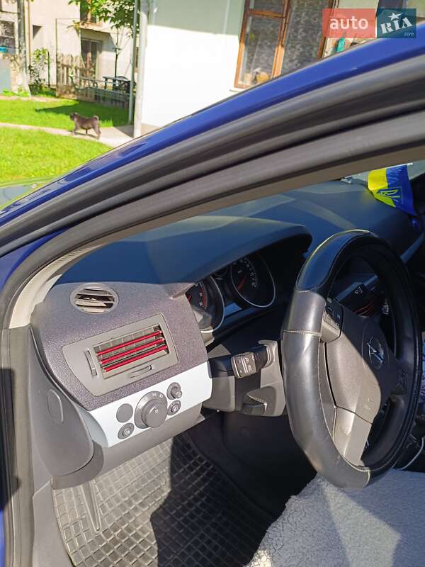 Універсал Opel Astra 2005 в Івано-Франківську