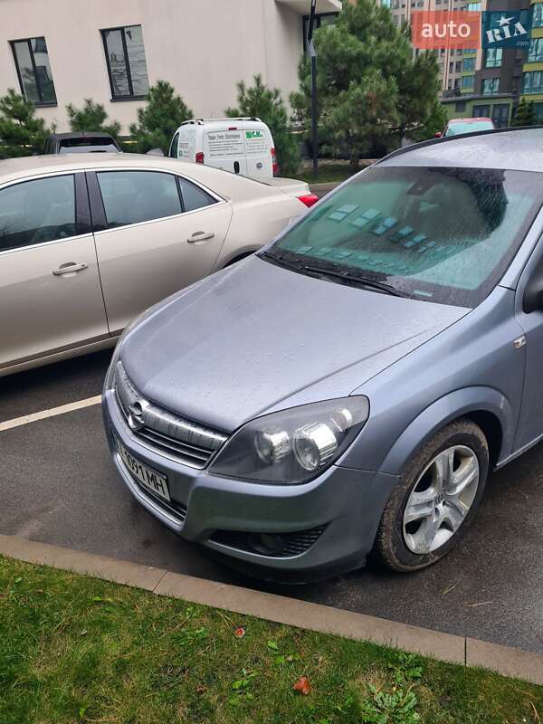 Універсал Opel Astra 2010 в Софіївській Борщагівці