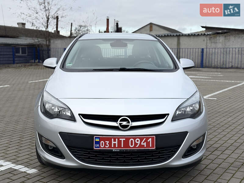 Универсал Opel Astra 2015 в Тернополе