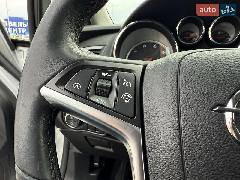 Универсал Opel Astra 2015 в Тернополе