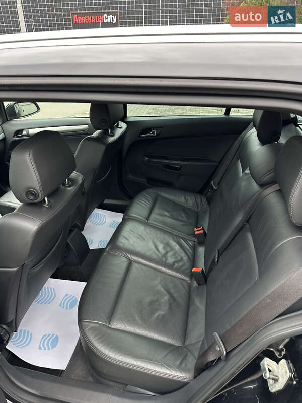 Универсал Opel Astra 2009 в Луцке