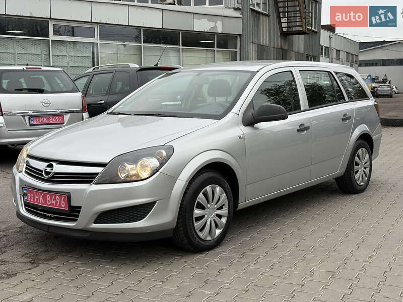 Універсал Opel Astra 2010 в Вінниці