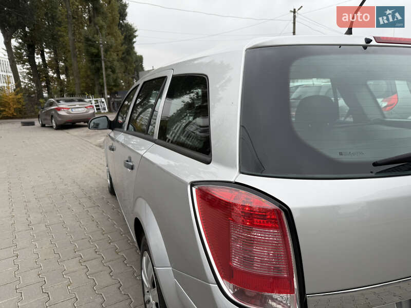 Універсал Opel Astra 2010 в Вінниці