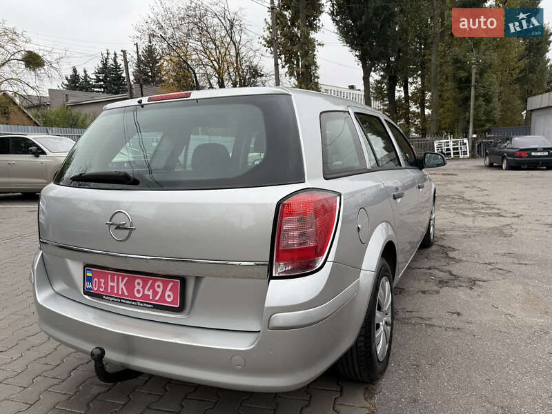Універсал Opel Astra 2010 в Вінниці