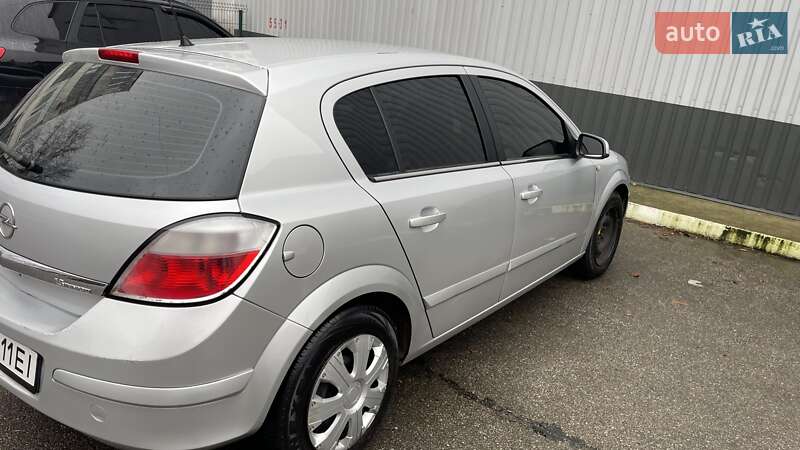 Хэтчбек Opel Astra 2004 в Чернигове