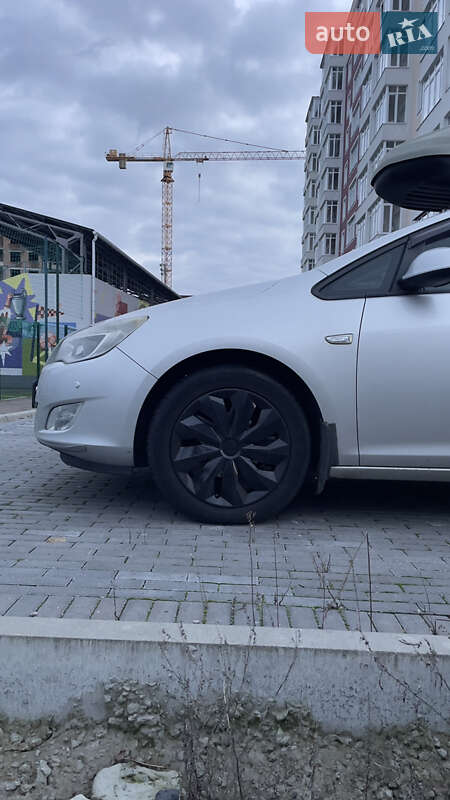 Хетчбек Opel Astra 2011 в Києві