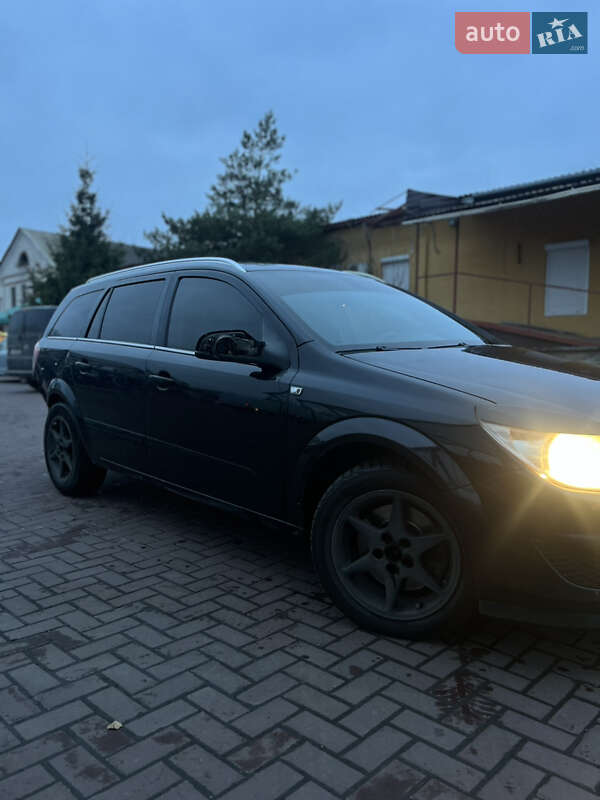 Универсал Opel Astra 2007 в Ровно