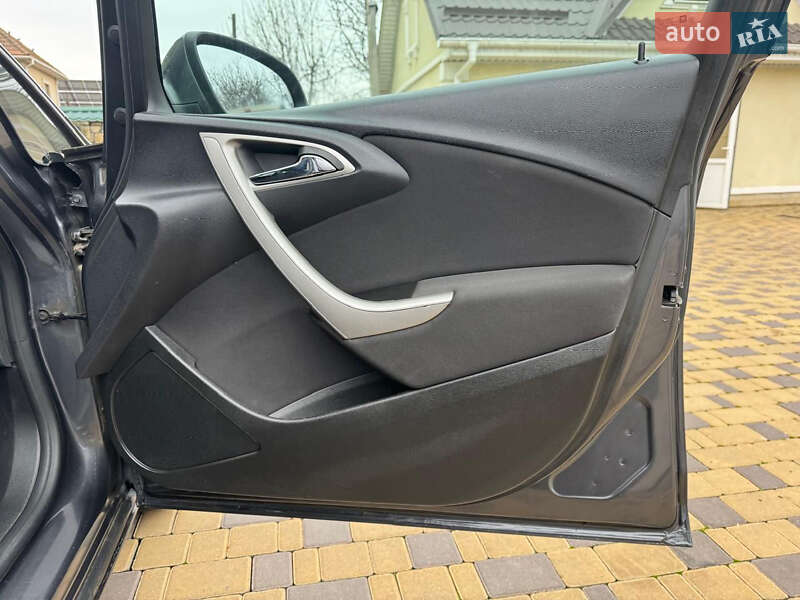 Універсал Opel Astra 2011 в Могилів-Подільському