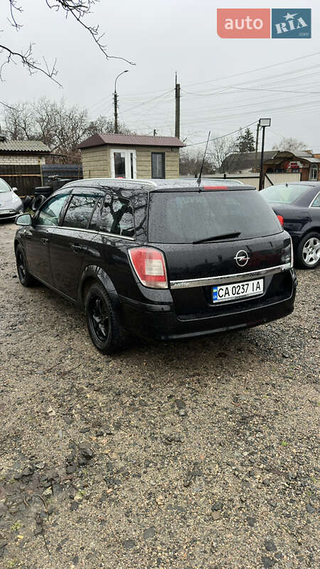 Універсал Opel Astra 2010 в Смілі