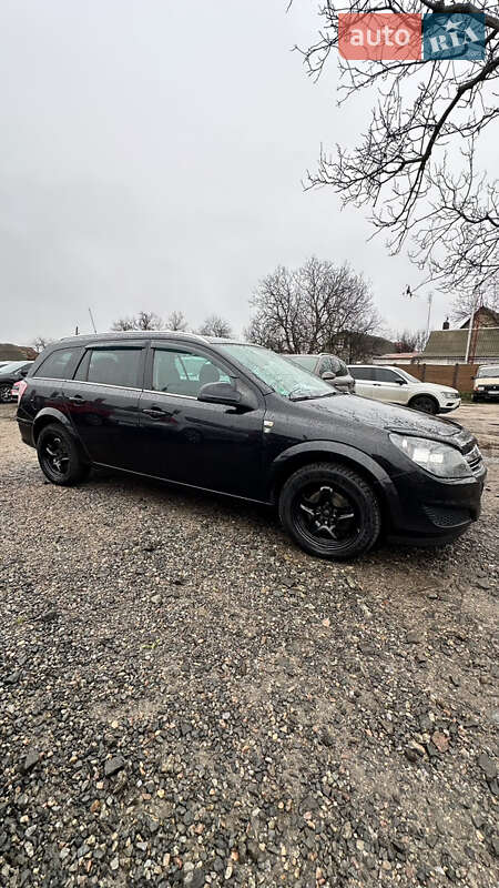 Універсал Opel Astra 2010 в Смілі