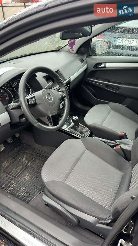 Універсал Opel Astra 2010 в Смілі