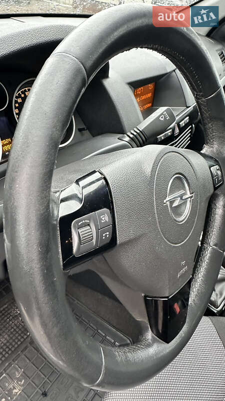 Універсал Opel Astra 2010 в Смілі