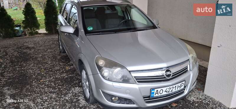 Універсал Opel Astra 2008 в Виноградові