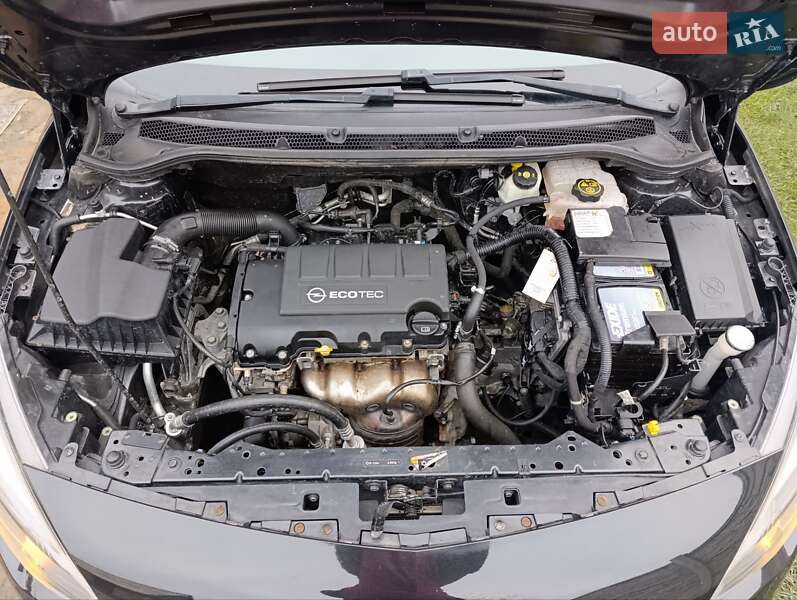 Універсал Opel Astra 2012 в Гощі