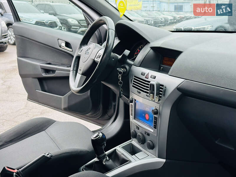 Хетчбек Opel Astra 2012 в Харкові