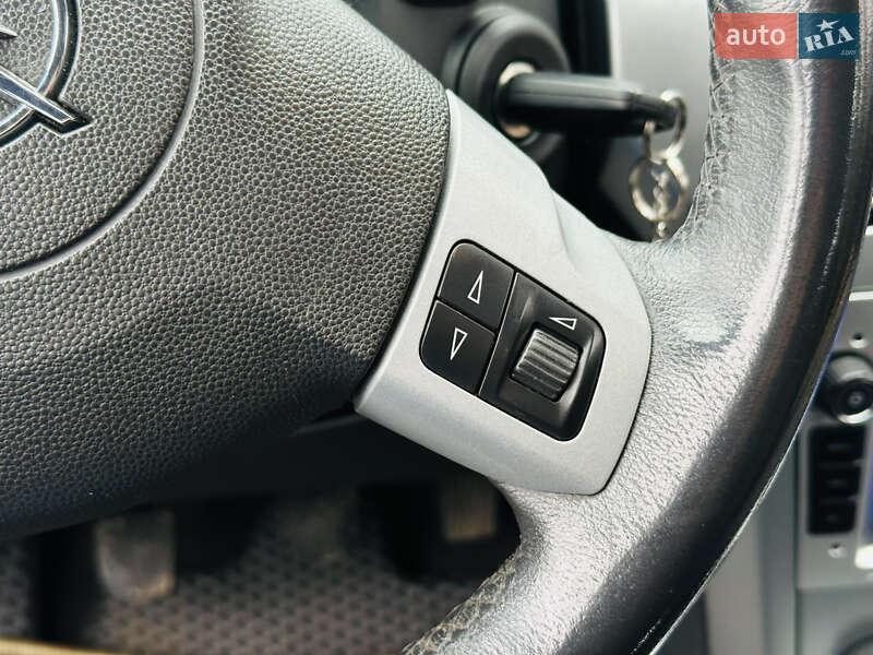 Хетчбек Opel Astra 2012 в Харкові