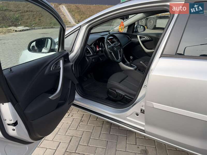 Универсал Opel Astra 2011 в Браиловом