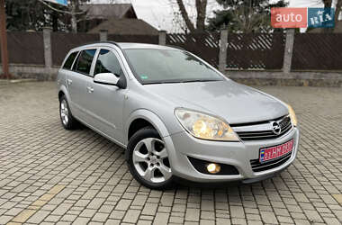 Універсал Opel Astra 2009 в Луцьку