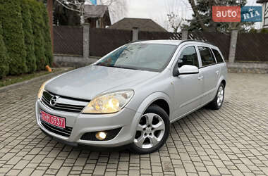Универсал Opel Astra 2009 в Луцке