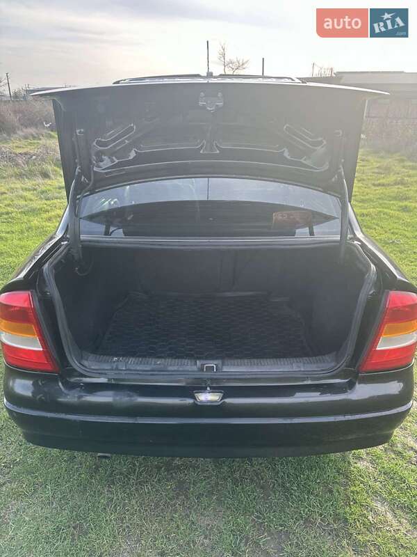 Седан Opel Astra 2005 в Одесі