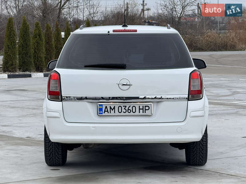 Универсал Opel Astra 2009 в Звягеле