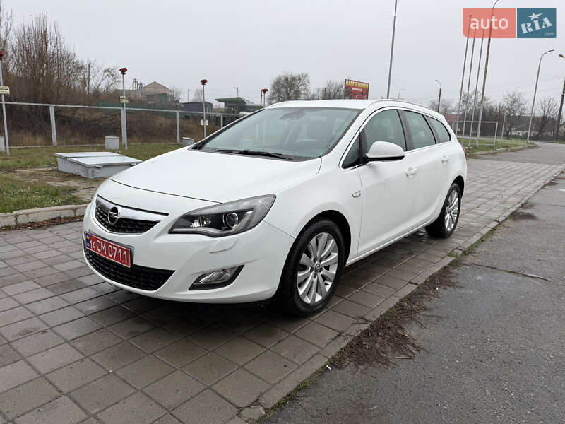 Універсал Opel Astra 2011 в Звенигородці