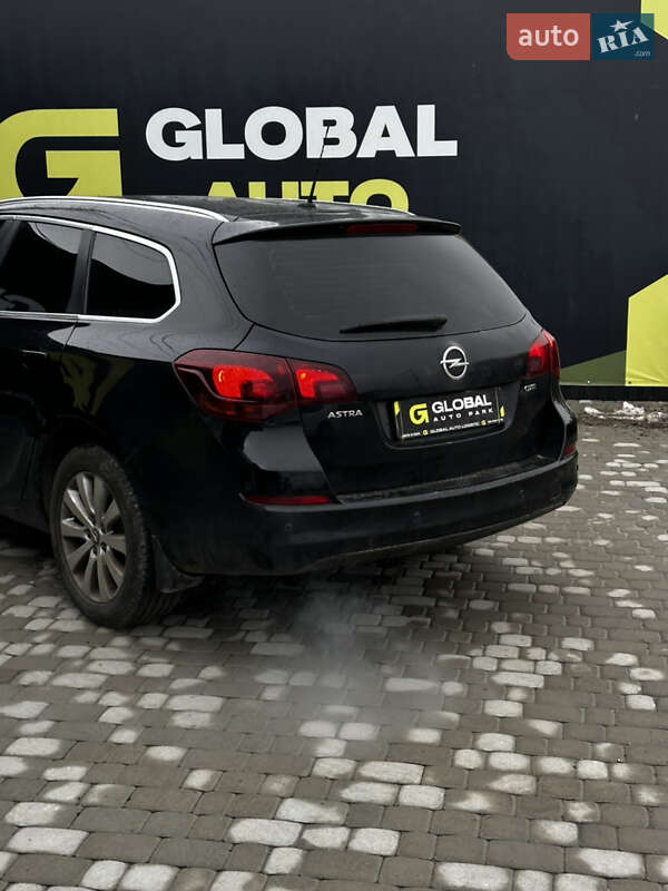 Універсал Opel Astra 2011 в Львові