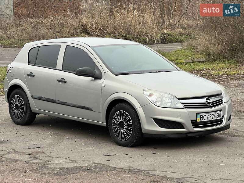 Хетчбек Opel Astra 2007 в Шептицькому