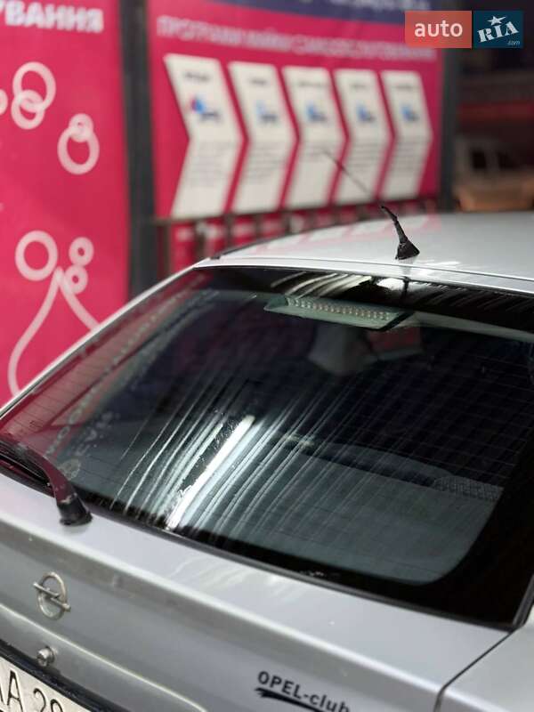 Хетчбек Opel Astra 2000 в Києві