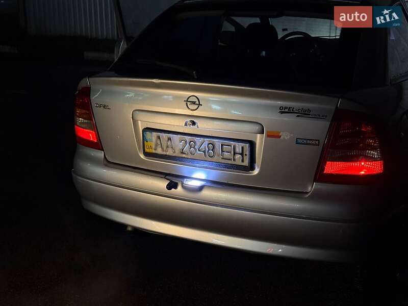 Хетчбек Opel Astra 2000 в Києві